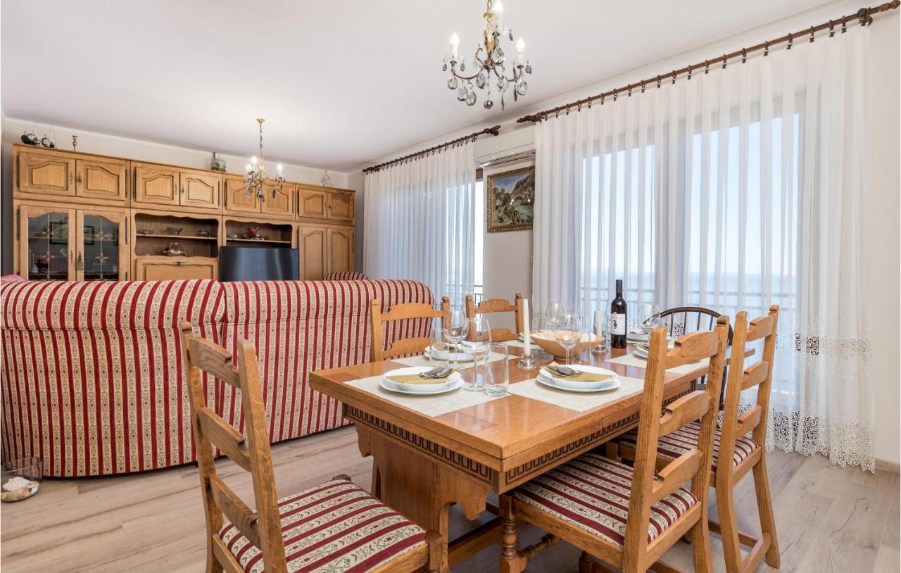 4 Bedroom Nice Apartment In Opatija Luaran gambar