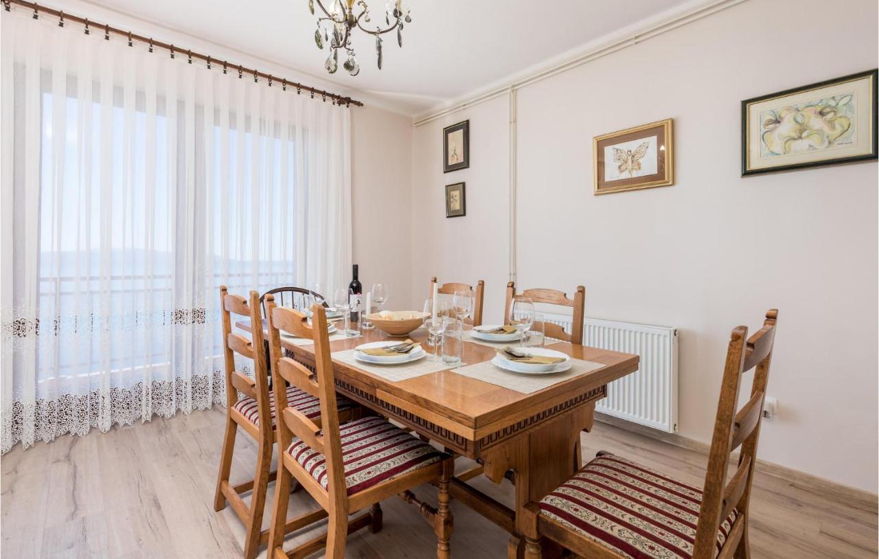 4 Bedroom Nice Apartment In Opatija Luaran gambar