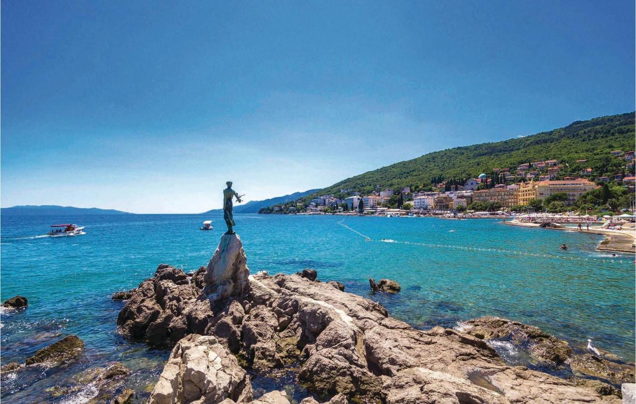 4 Bedroom Nice Apartment In Opatija Luaran gambar