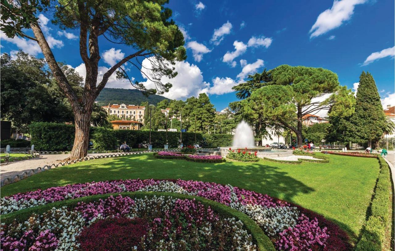4 Bedroom Nice Apartment In Opatija Luaran gambar