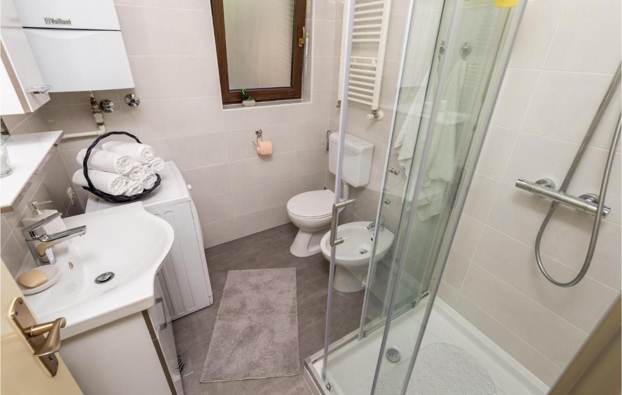 4 Bedroom Nice Apartment In Opatija Luaran gambar