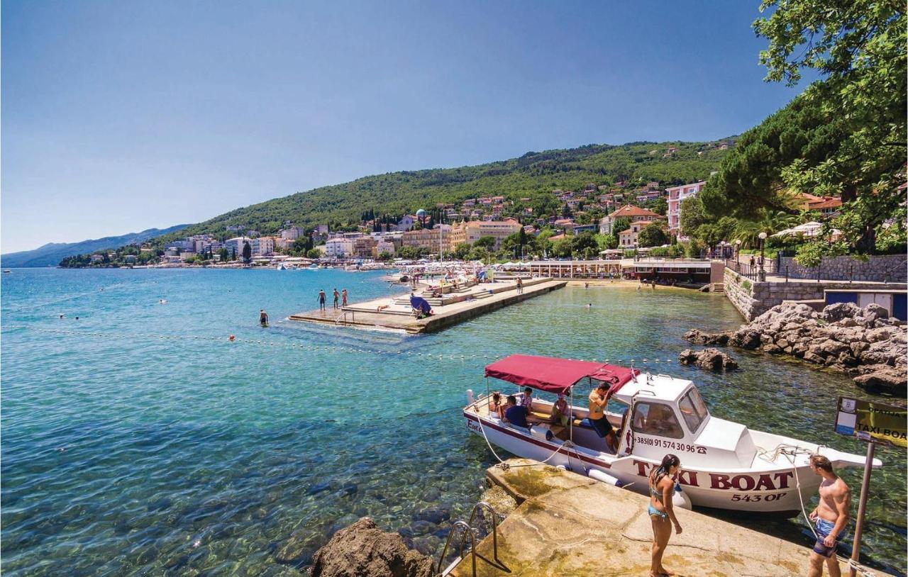 4 Bedroom Nice Apartment In Opatija Luaran gambar